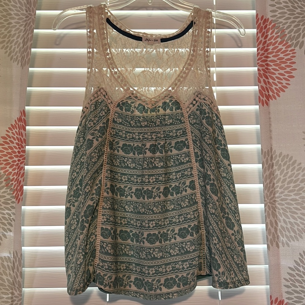 Green and Cream Lace Sleeveless Top Size Large